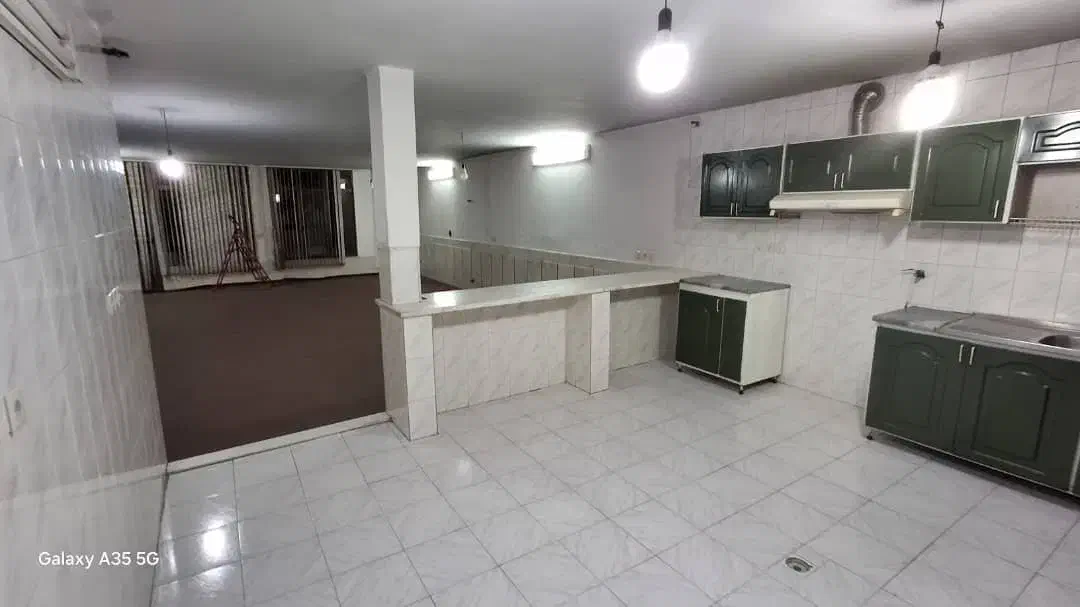 آپارتمان اجاره ای طبقه اول ۱۵ سال ساخت|اجارهٔ آپارتمان|اصفهان, وحید|دیوار