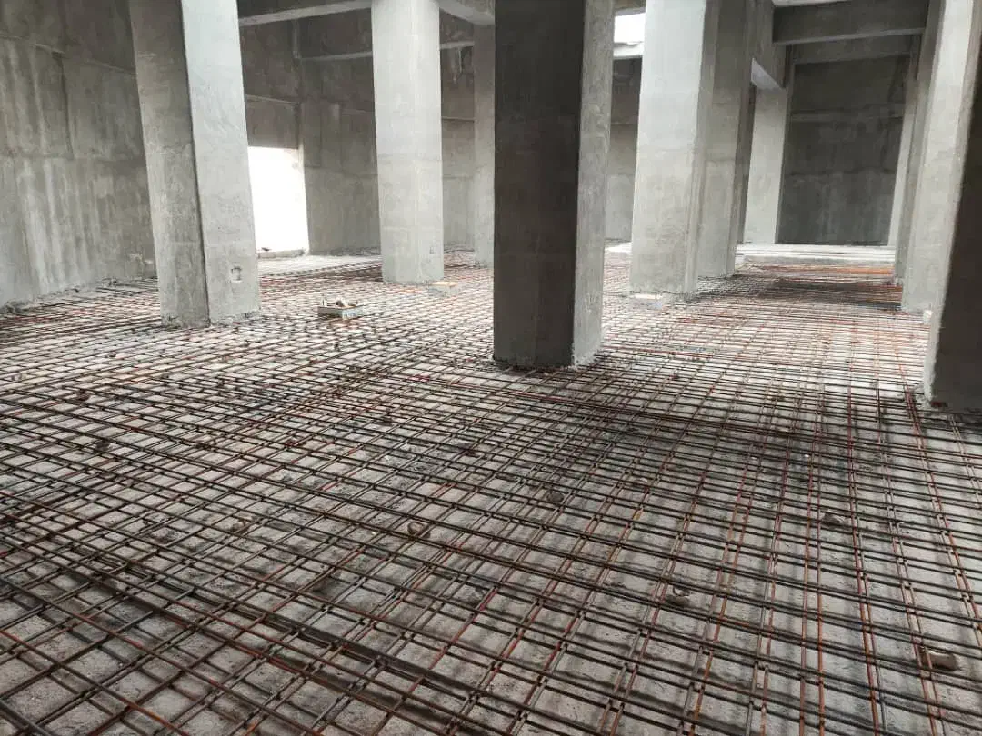 بتن ریزی کف با ماله پروانه سرنشین دار|خدمات پیشه و مهارت|هشتگرد, شهرک راه آهن|دیوار