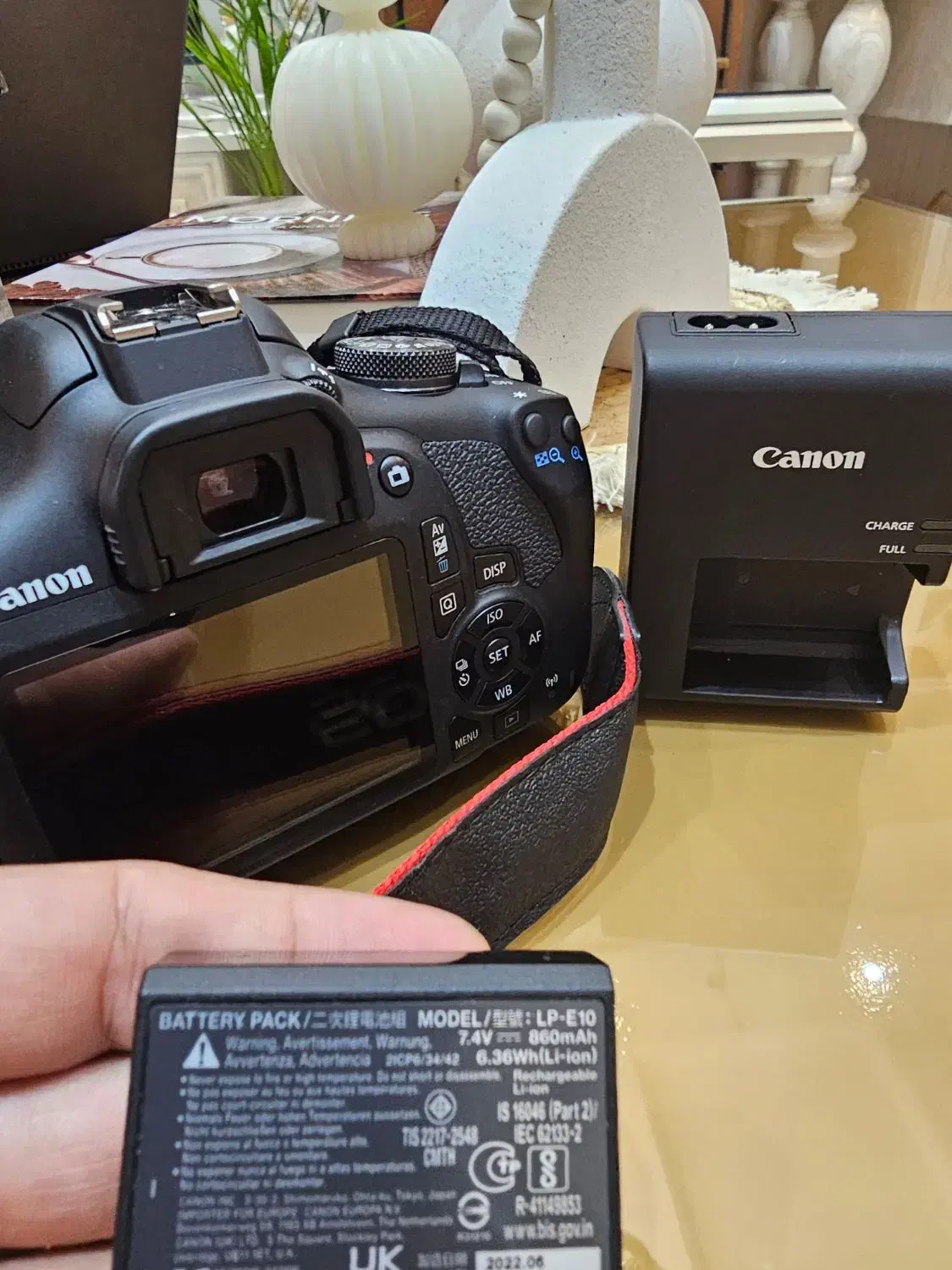 دوربین کنون canon  EOS 2000D|دوربین عکاسی و فیلم‌برداری|تهران, جنت‌آباد مرکزی|دیوار