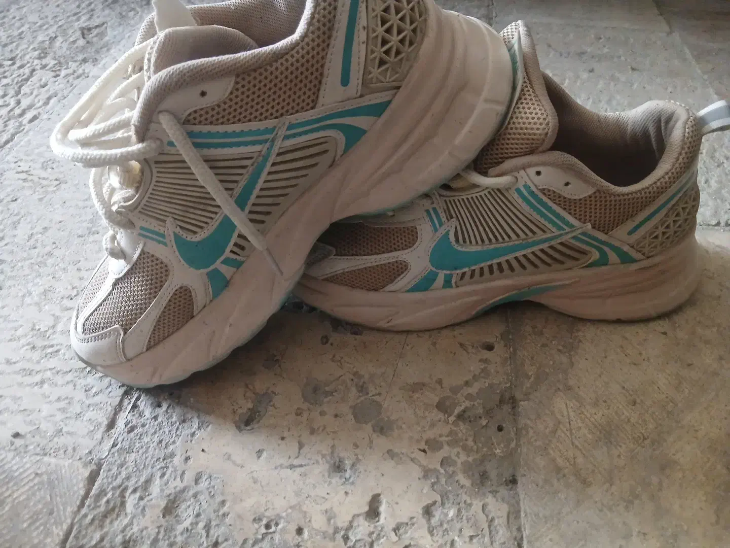 یه جفت کفش،دخترونه جنس خوب تایوانی اصل|کیف، کفش، کمربند|خمین, |دیوار