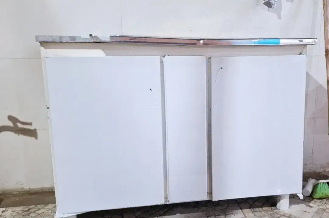 کابینت سالم و تمیز با سینک ظرفشویی|مصالح و تجهیزات ساختمان|ایذه, |دیوار