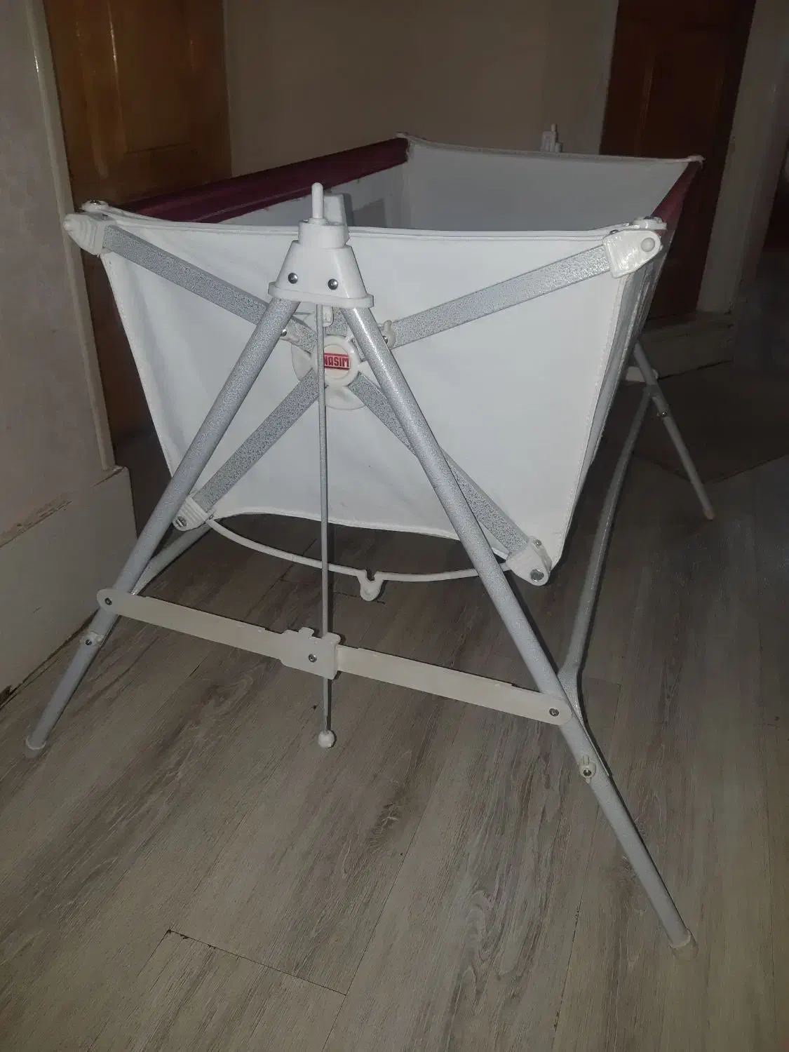 گهواره نوزاد|تخت و سرویس خواب|بروجن, |دیوار