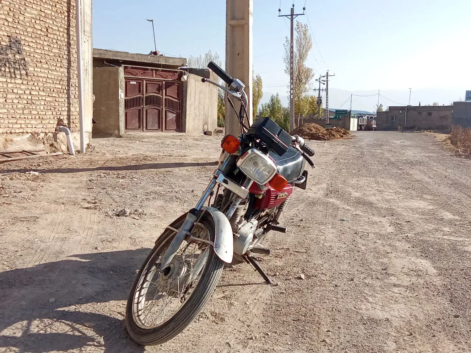 موتورهندا|موتورسیکلت|سراب, |دیوار