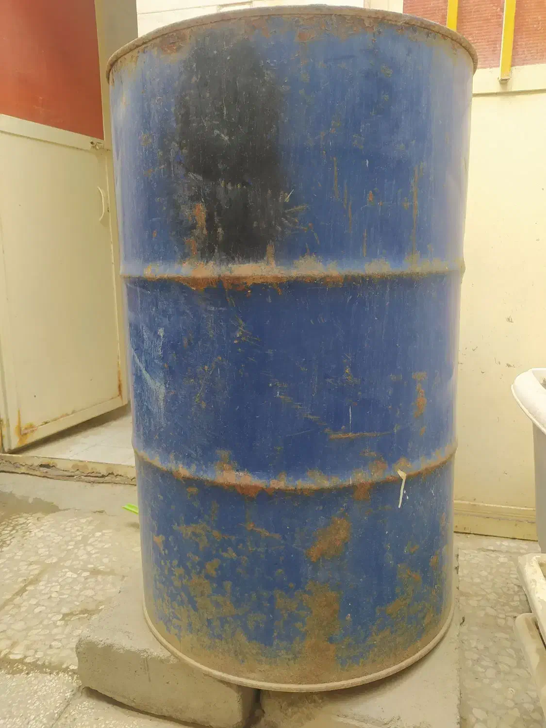 بشکه|ظروف نگهدارنده، پلاستیکی، یک‌بارمصرف|زابل, |دیوار