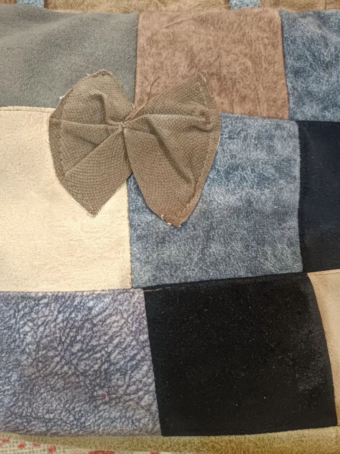 گم شدن کیف بچه ب رنگ توسی|کیف، کفش، کمربند|میناب, |دیوار