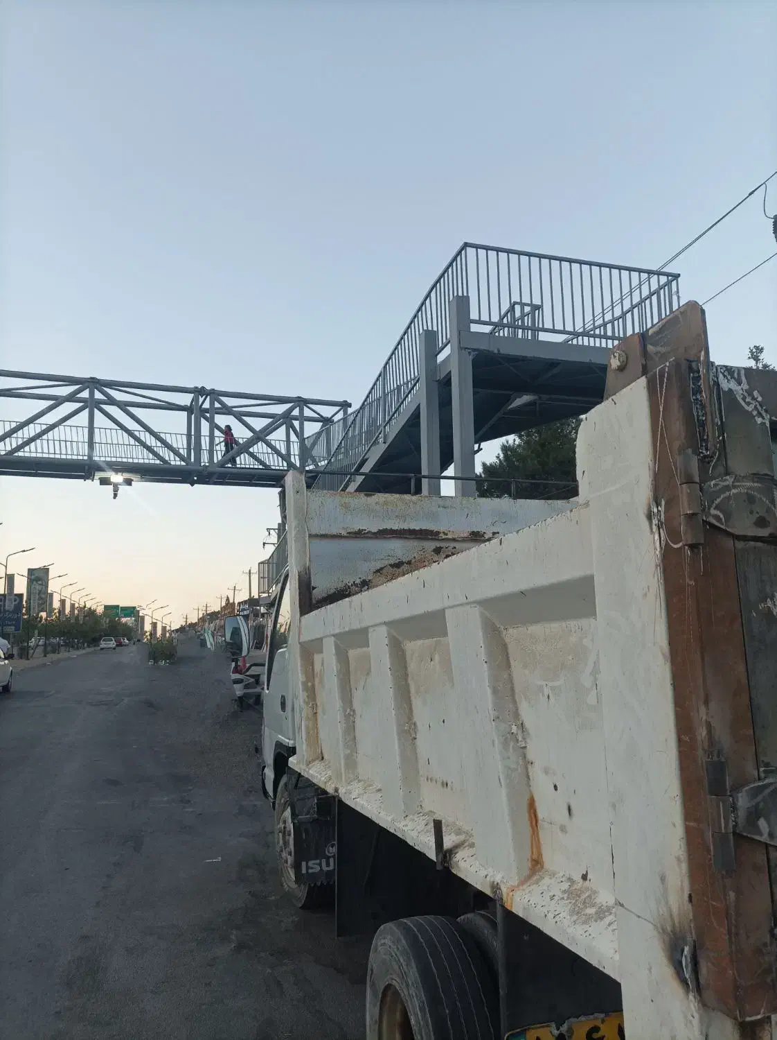 حمل نخاله،ماسه،آجر،باایسوزو،خاور بصورت شبانه روزی|خدمات حمل و نقل|شیراز, تاچارا|دیوار