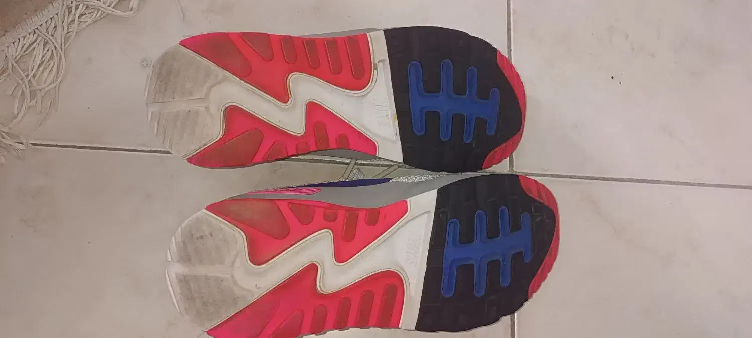 کتانی نایک ایر مکس|کیف، کفش، کمربند|اندیشه, اندیشه فاز ۴|دیوار