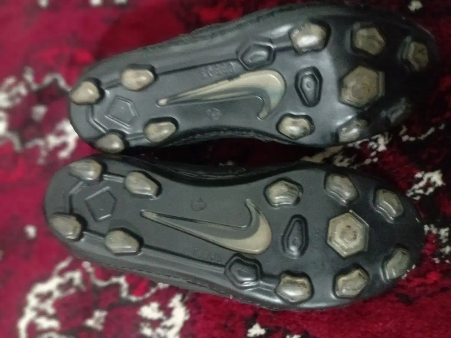 کفش فوتبال|کیف، کفش، کمربند|سیجوال, |دیوار