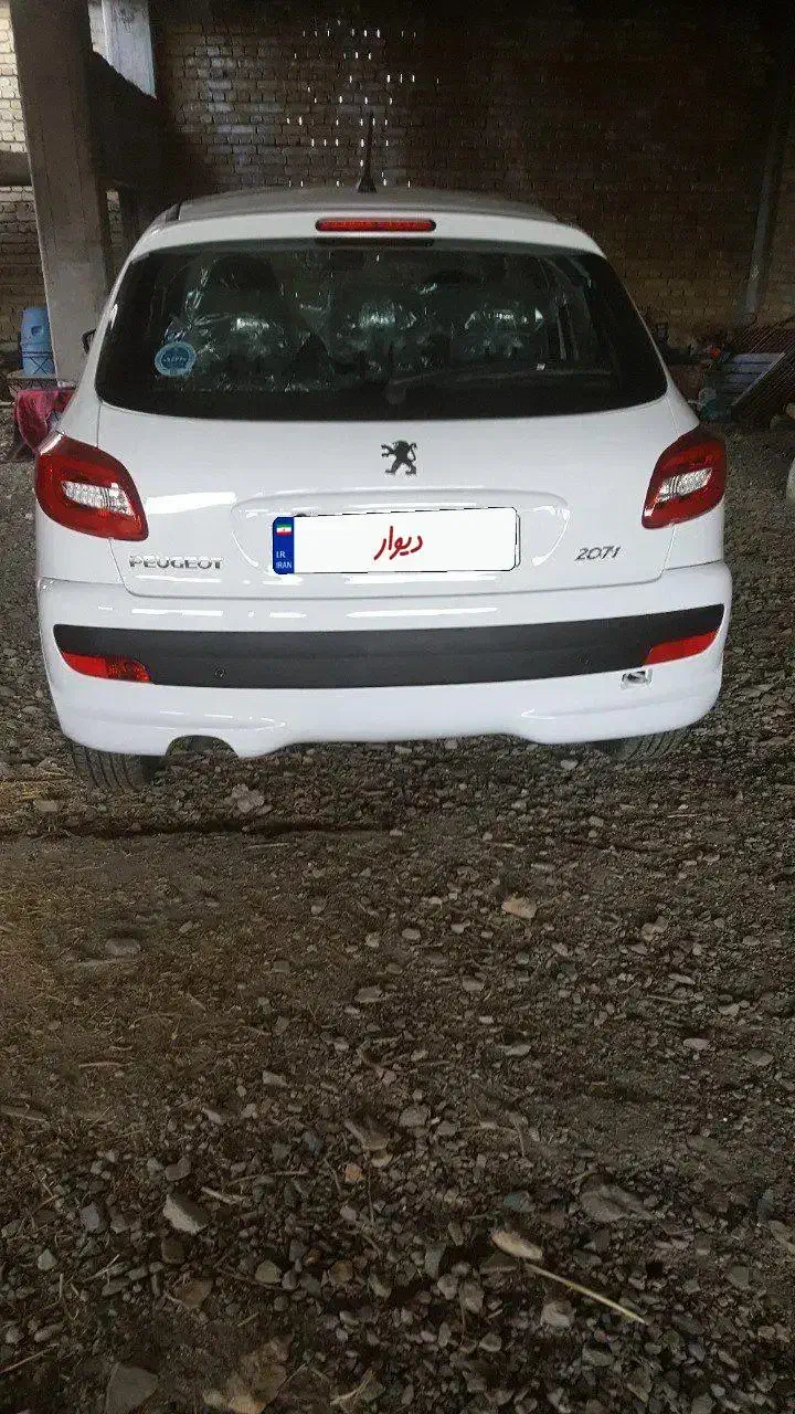 ۲۰۷ دستی سقف شیشه ای|خودرو سواری و وانت|نهاوند, |دیوار