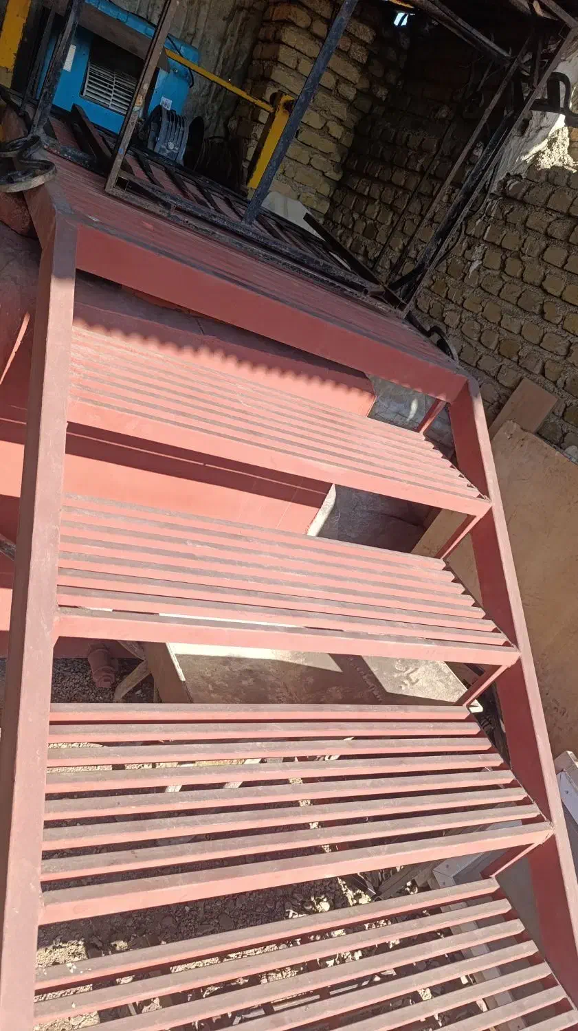پله آهنی پاگرد پله درب|مصالح و تجهیزات ساختمان|نظرآباد, شهرک بزرگمهر|دیوار