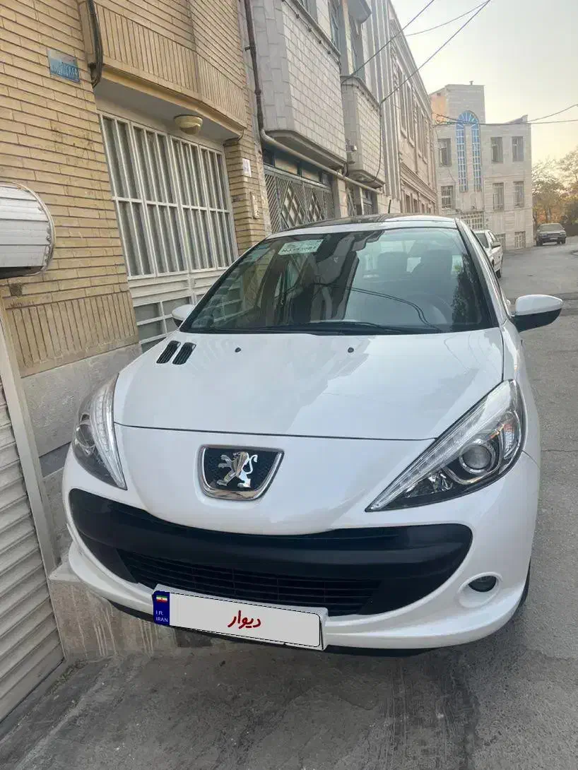 ۲۰۷ سقف شیشه ای مدل ۱۴۰۱|خودرو سواری و وانت|اراک, |دیوار