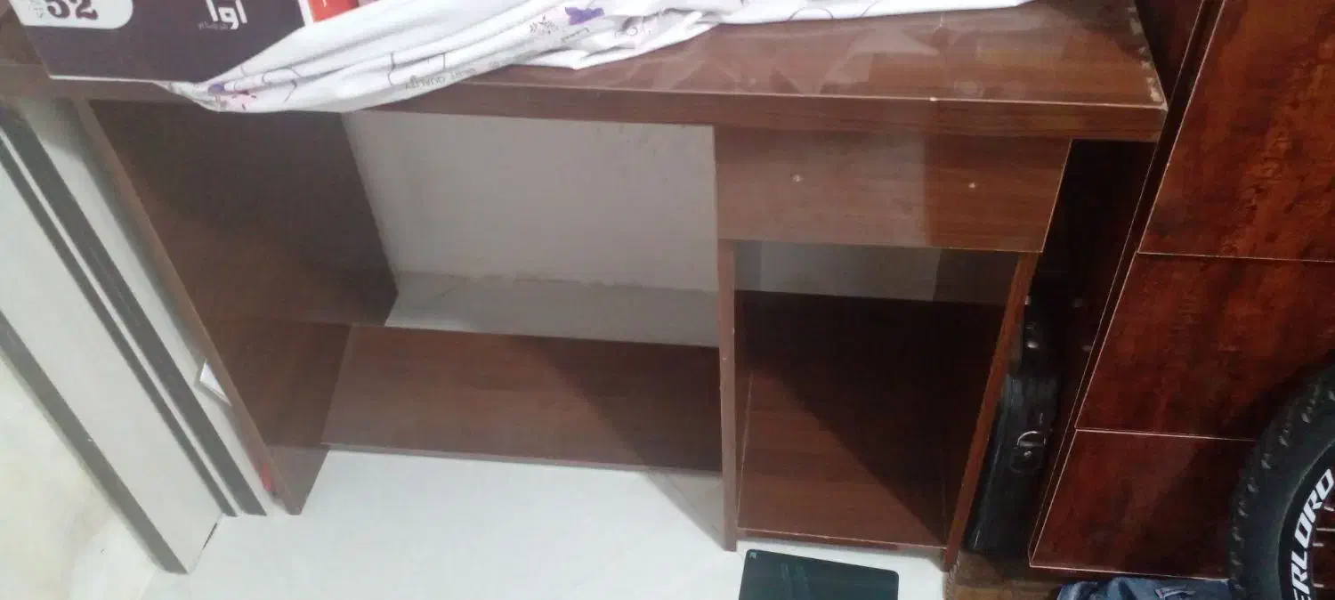 ۲عددمیزکارویاکامپیوتر قهوای وسفید|میز تحریر و کامپیوتر|مشهد, الهیه|دیوار