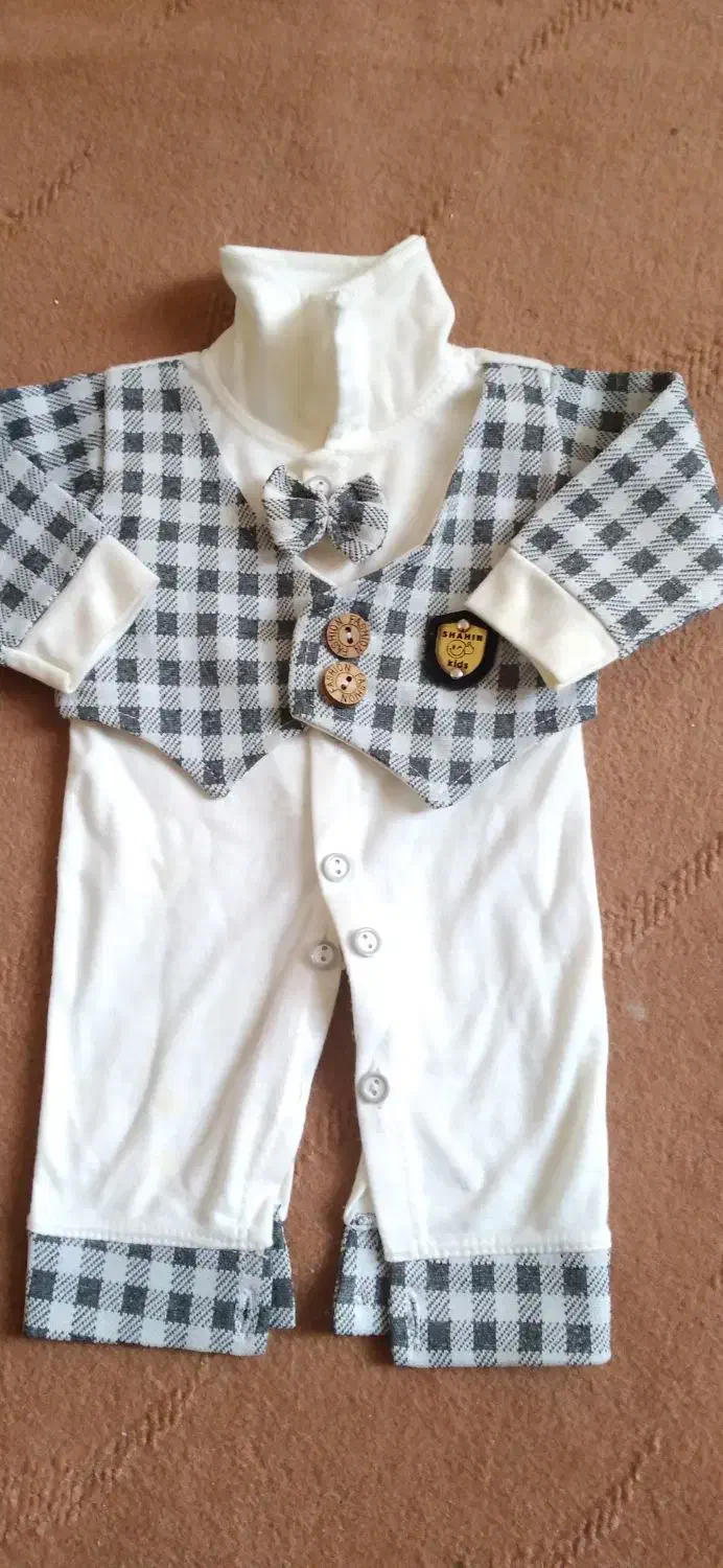 لباس سر همی  پسرونه نوزادی   قیمتشم  ۴۰۰ هزار|کفش و لباس بچه|سنقر, |دیوار