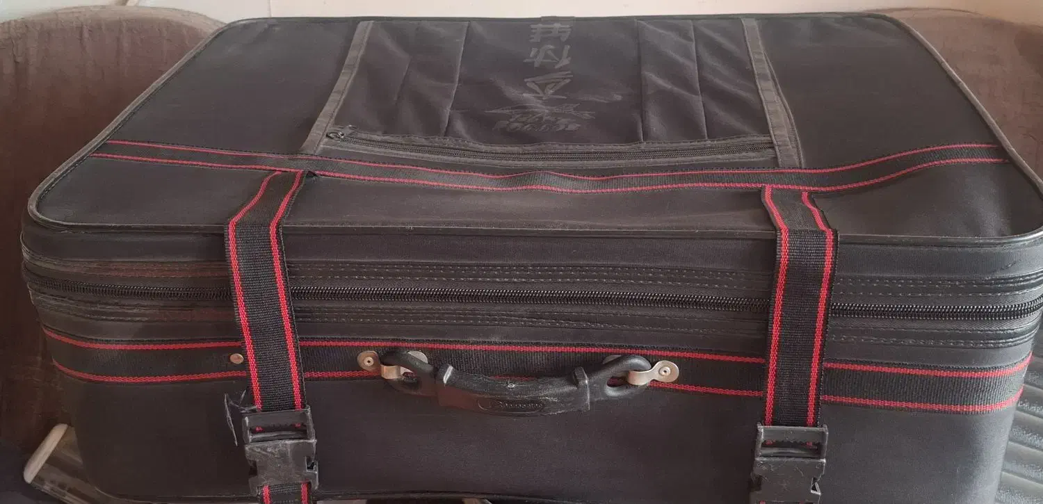 چمدان‌‌بزرگ‌برزینتی‌‌بافیمت‌مناسب‌بفروش‌می‌رسد|کیف، کفش، کمربند|آبادان, |دیوار