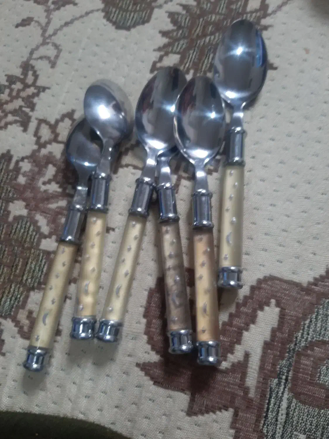 چندین سرویس عاشق و چنگال|ظروف سرو و پذیرایی|رشت, قاسمیه|دیوار