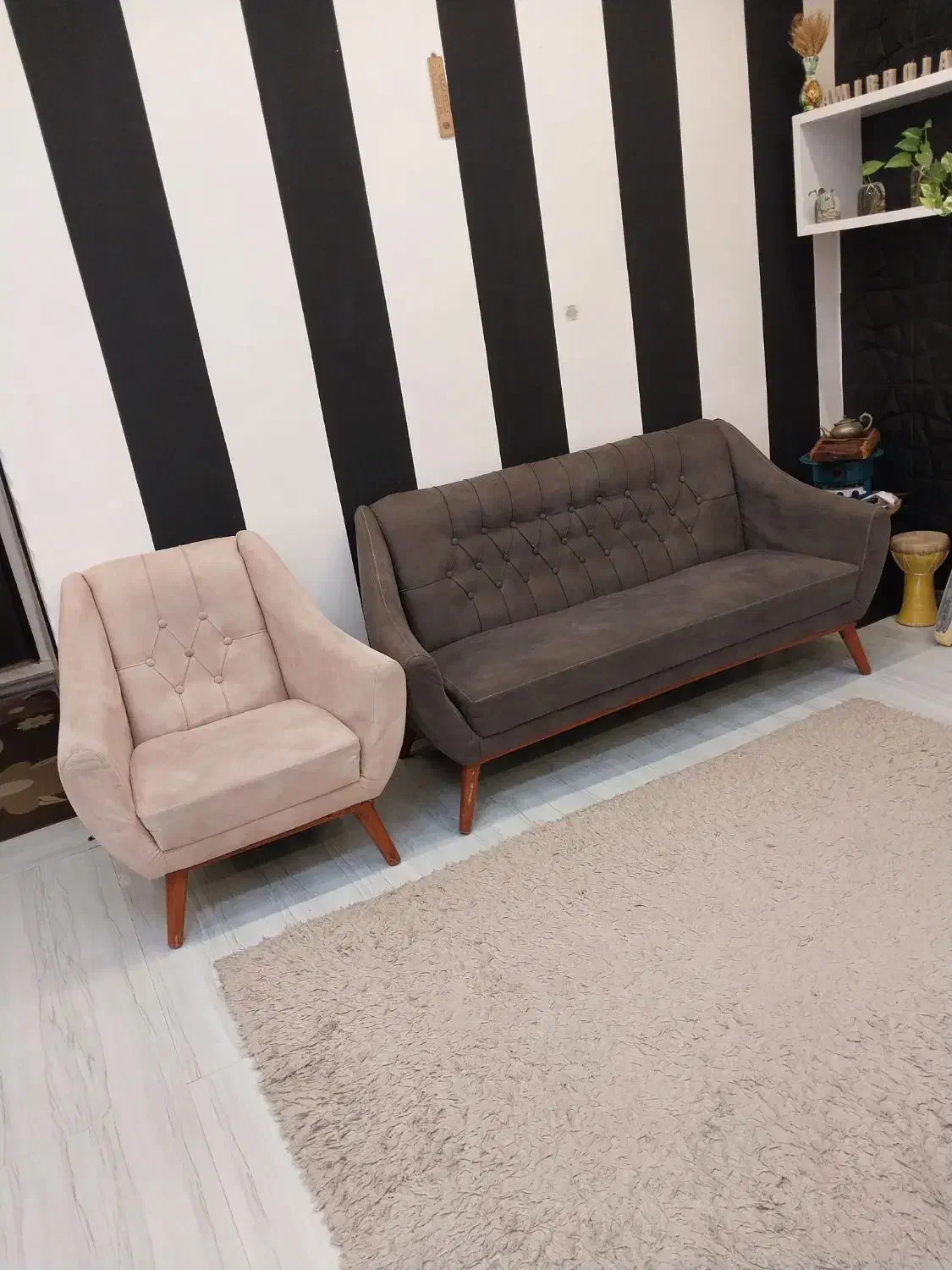 مبلمان چستر ۷نفره با کوسن|مبلمان خانگی و میز عسلی|رشت, باهنر|دیوار