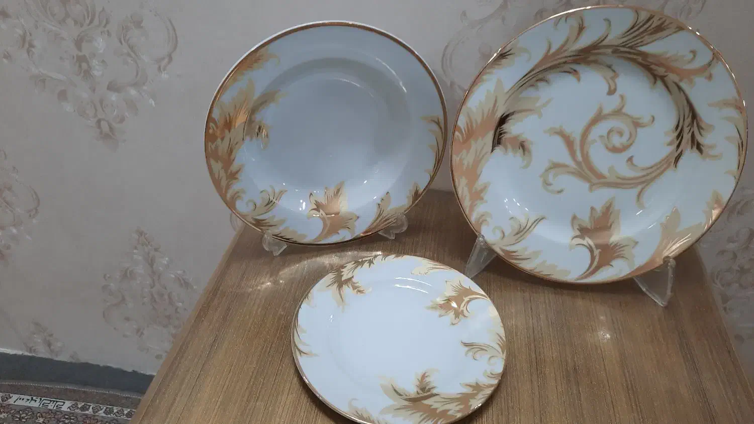 چینی ۱۲ نفره|ظروف سرو و پذیرایی|مشهد, طبرسی شمالی|دیوار