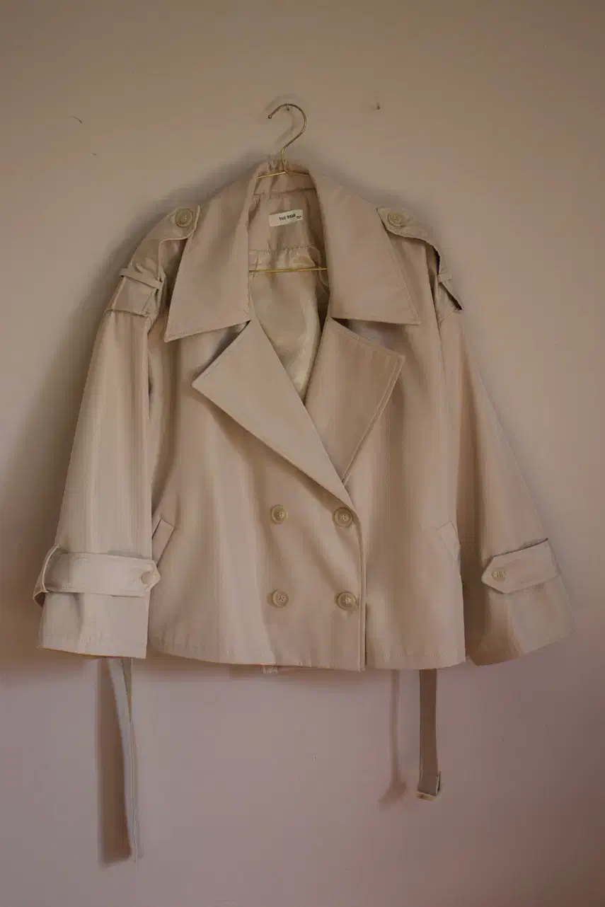 ترنچ آستر دار رنگ کرم|لباس|لار, |دیوار