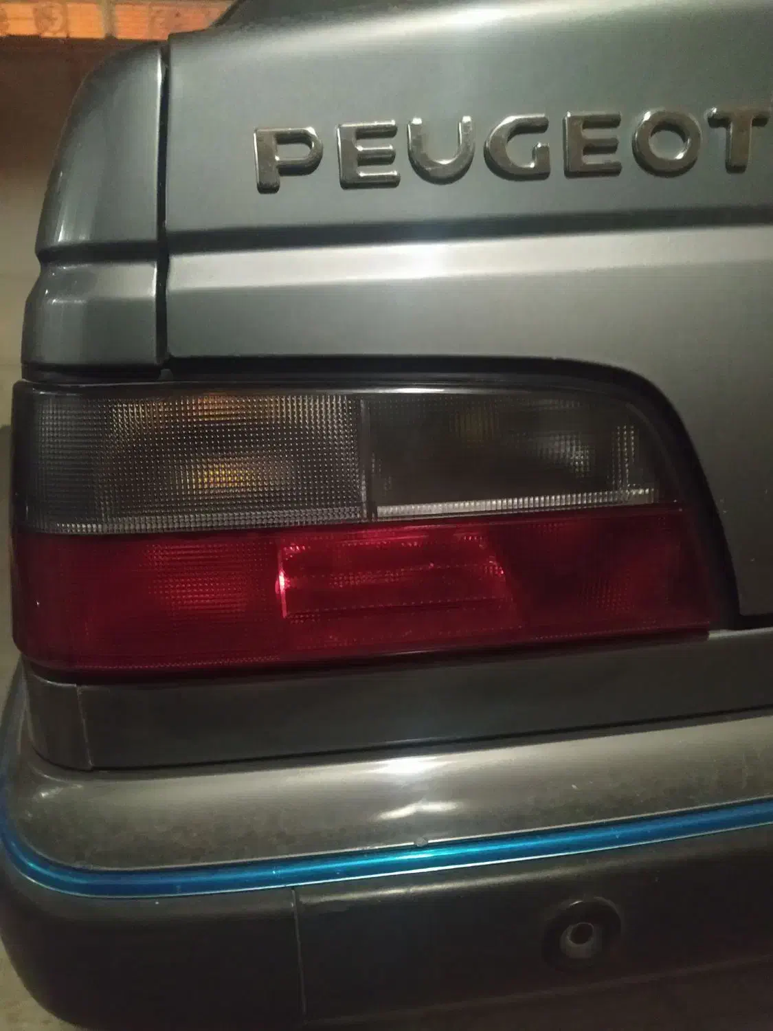 خطر عقب پژو پارس|قطعات یدکی و لوازم جانبی|پیر بکران, |دیوار