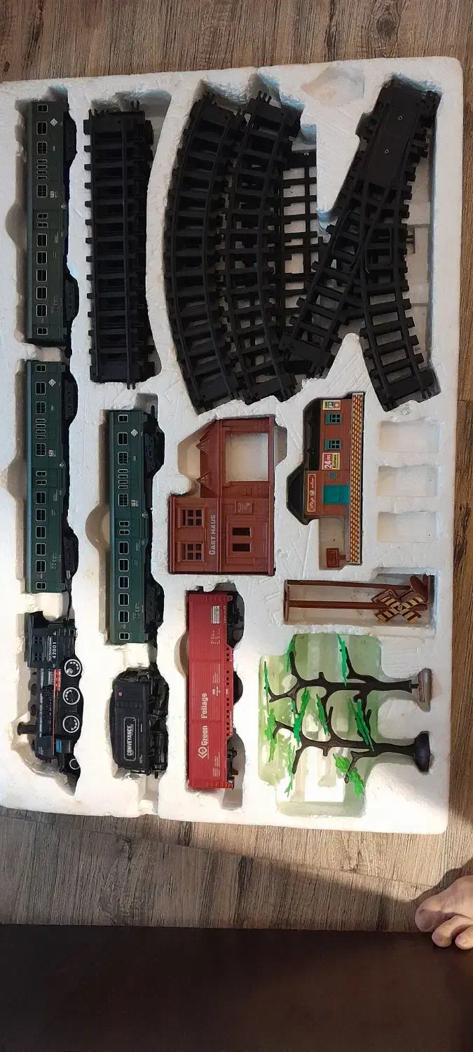 ماکت قطار|اسباب‌‌بازی|قدس, شهر‌قدس|دیوار