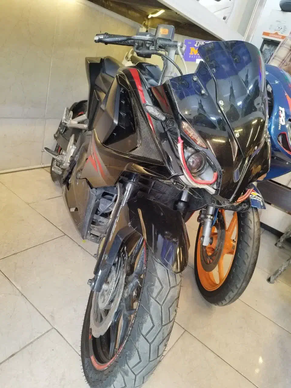 rs200|موتورسیکلت|مشهد, حیدرآباد|دیوار