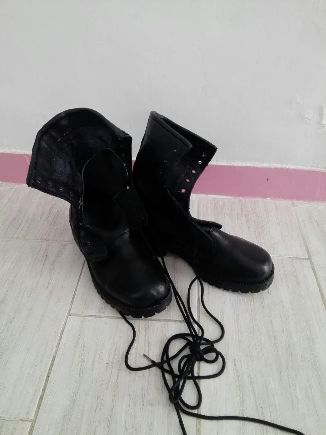 دو پوتین سربازی بهمن سایز 41 و یک 42|کیف، کفش، کمربند|شیراز, نیستان|دیوار