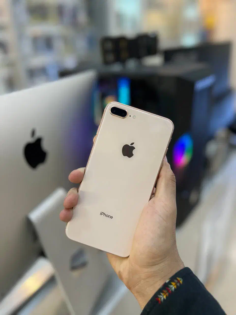 آیفون Apple 8 plus با حافظه ۲۵۶ گیگابایت|موبایل|مشهد, عامل|دیوار