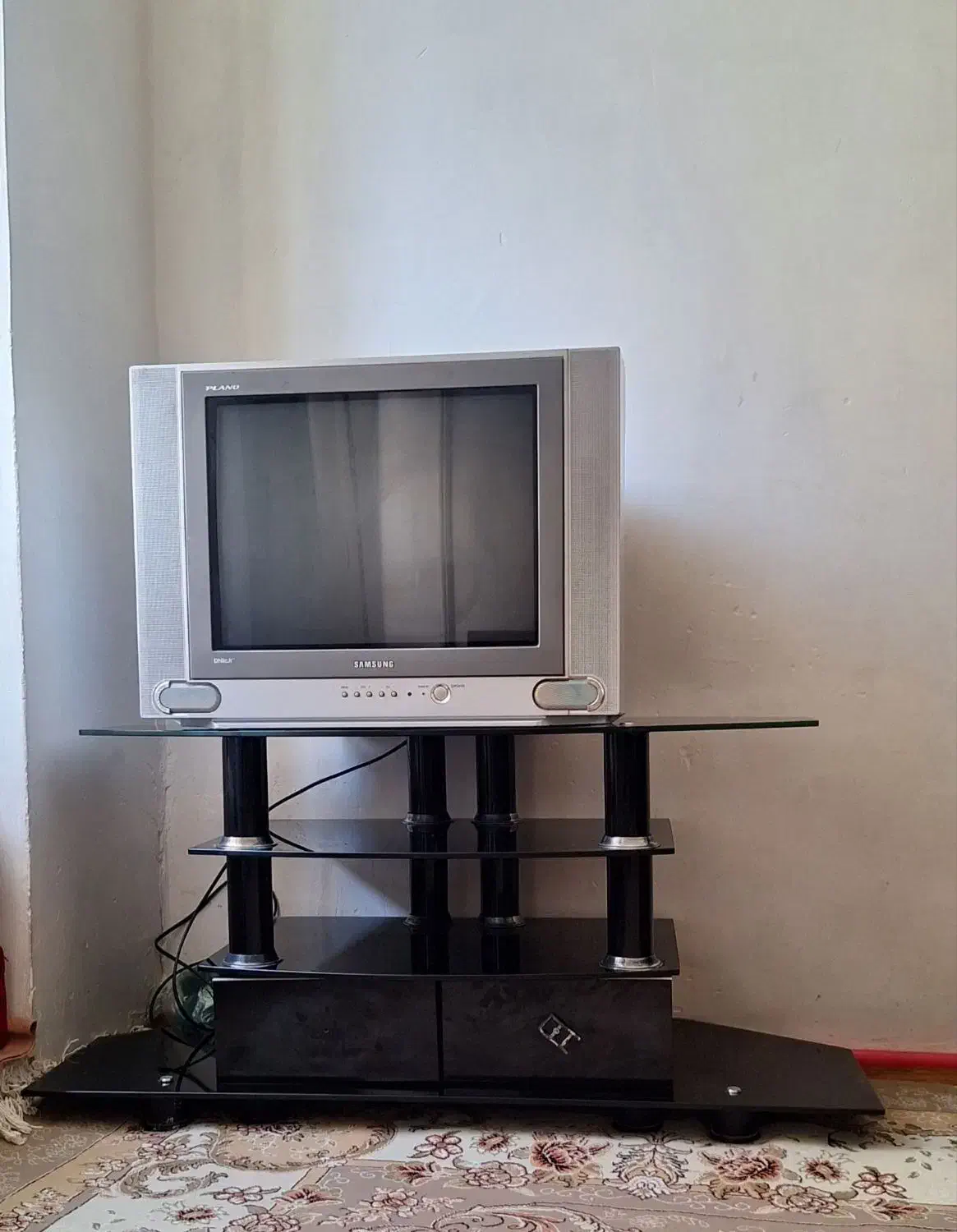 تلویزیون و میز تلویزیون|تلویزیون و پروژکتور|اسلامآباد غرب, |دیوار