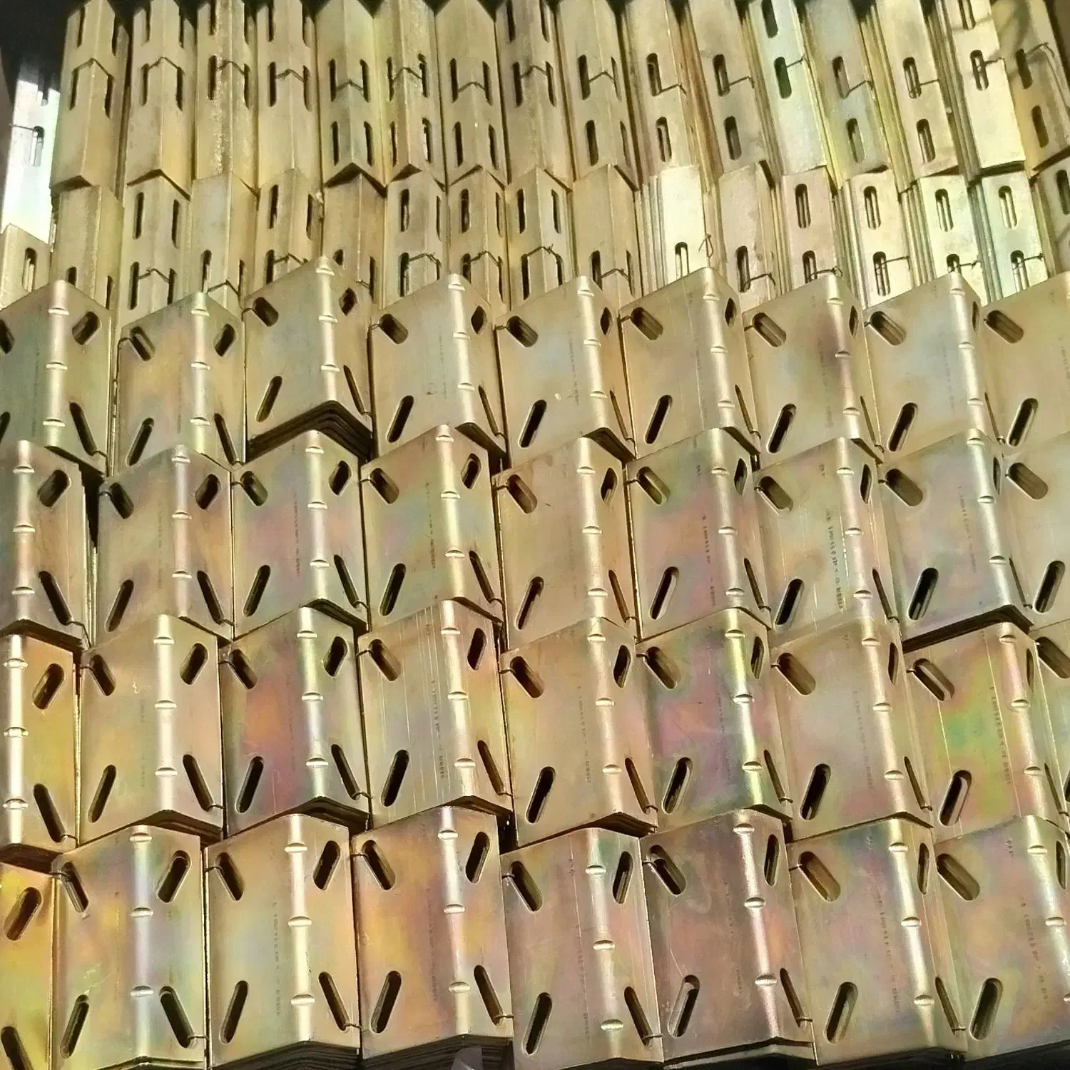 به یک کارگر ساده جهت پرسکاری و آبکاری نیازمندیم|استخدام صنعتی، فنی، مهندسی|پاکدشت, پاکدشت (مامازند)|دیوار