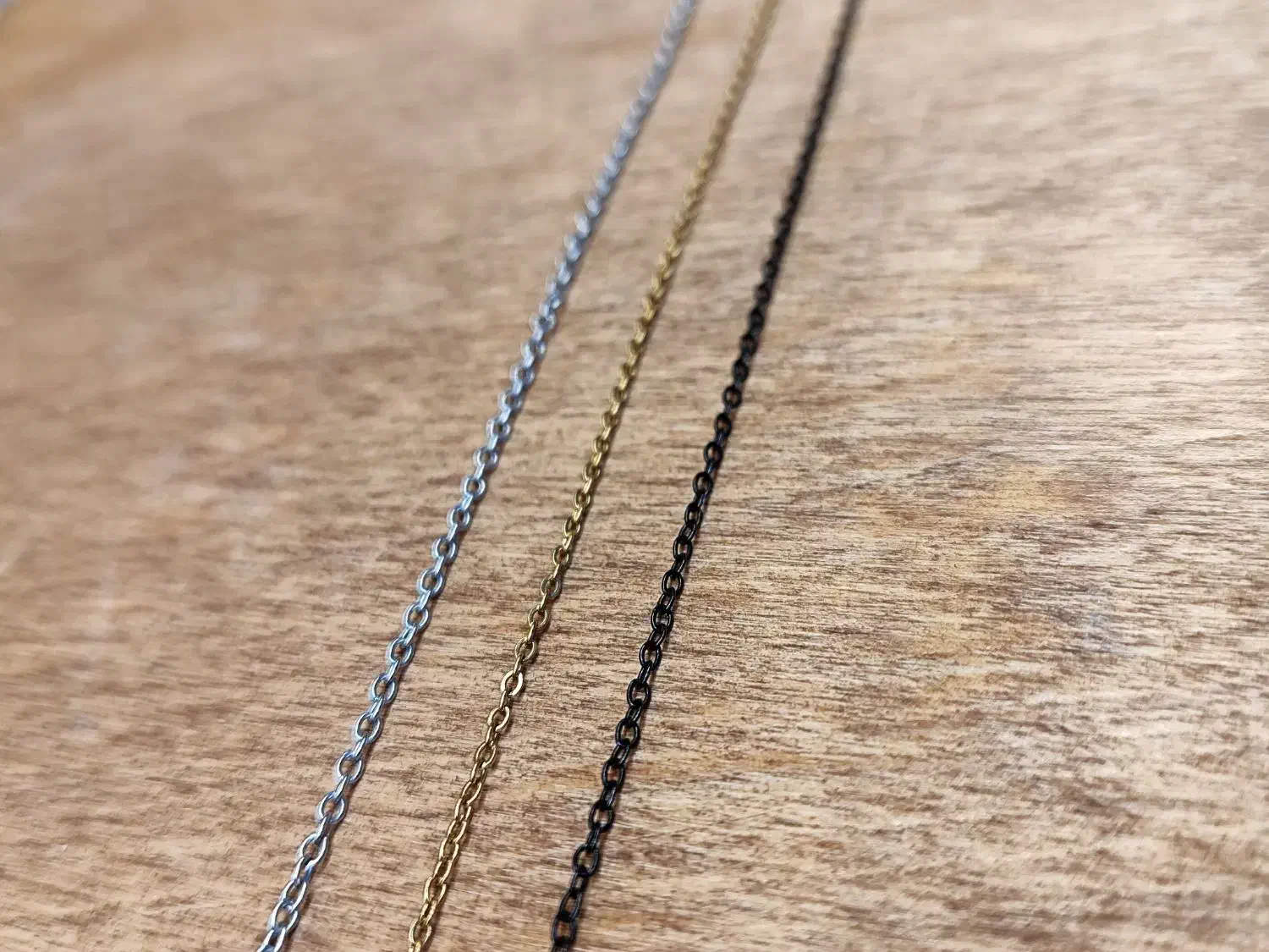 زنجیر  گردنبند زیر قیمت به علت تعویض شغل|بدلیجات|اهواز, گلستان|دیوار