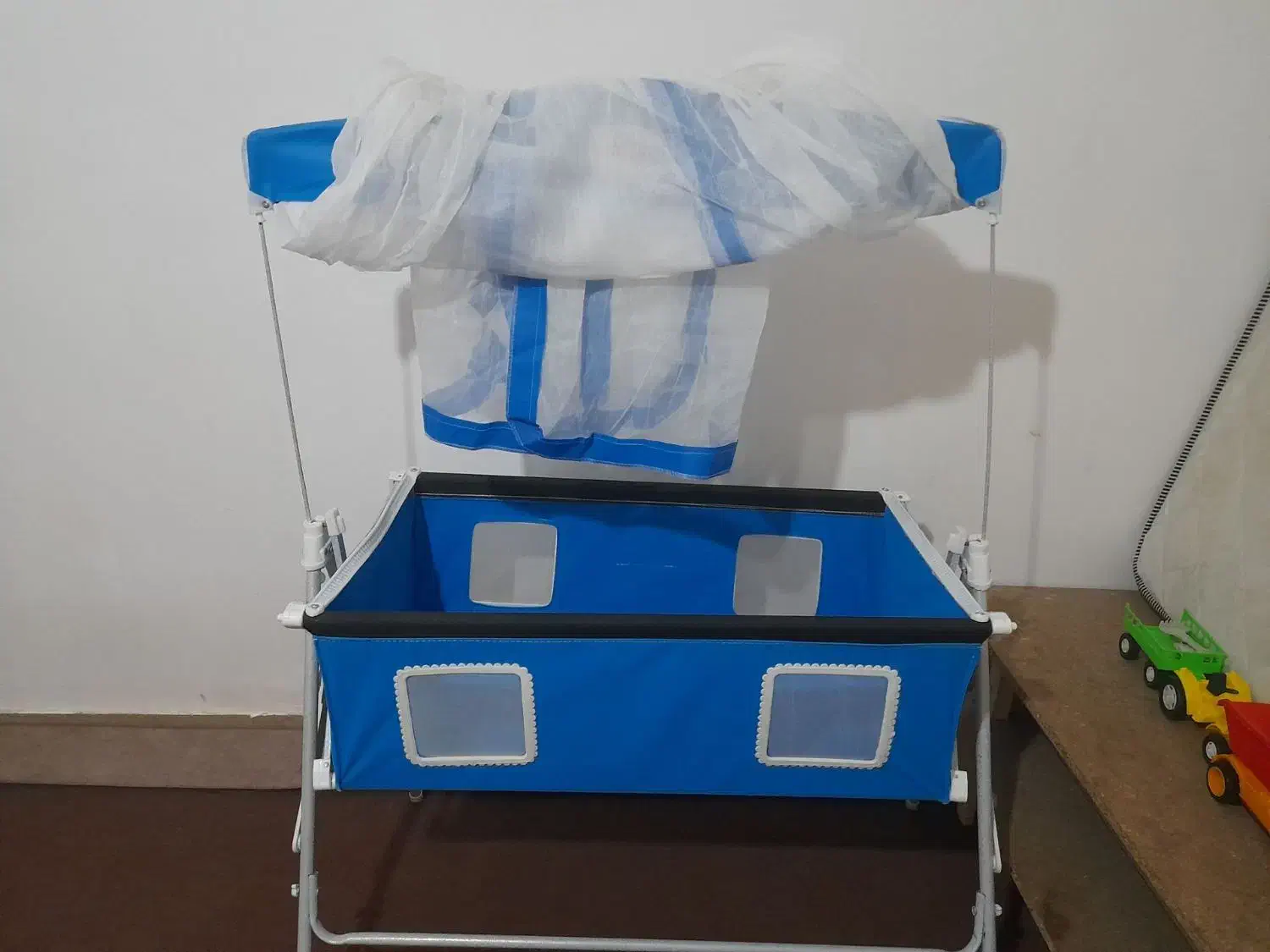 گهواره بچه کاملا نو|اسباب و اثاث بچه|بروجرد, |دیوار