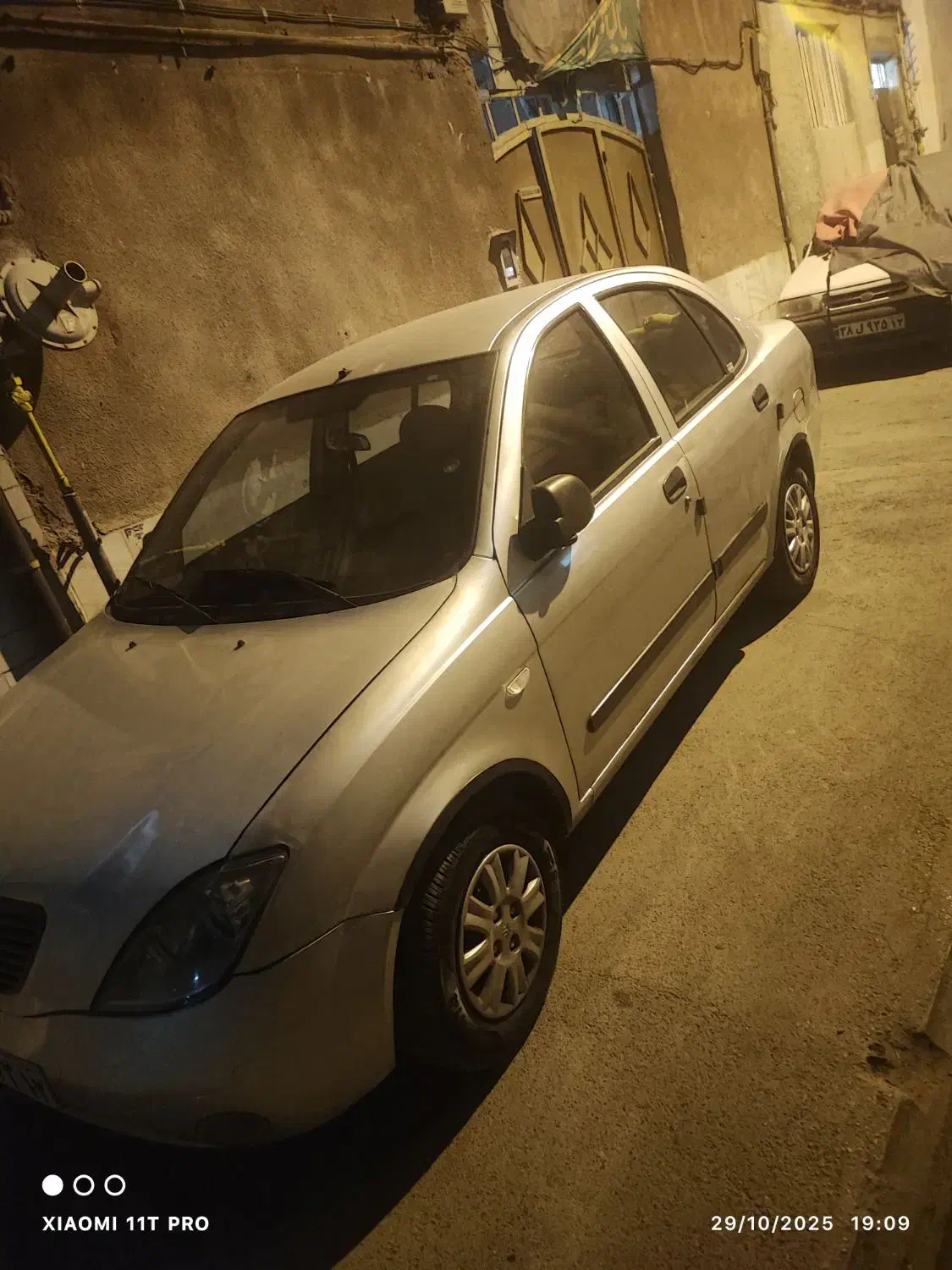 تیبا نقره‌ای|خودرو سواری و وانت|مشهد, رده|دیوار