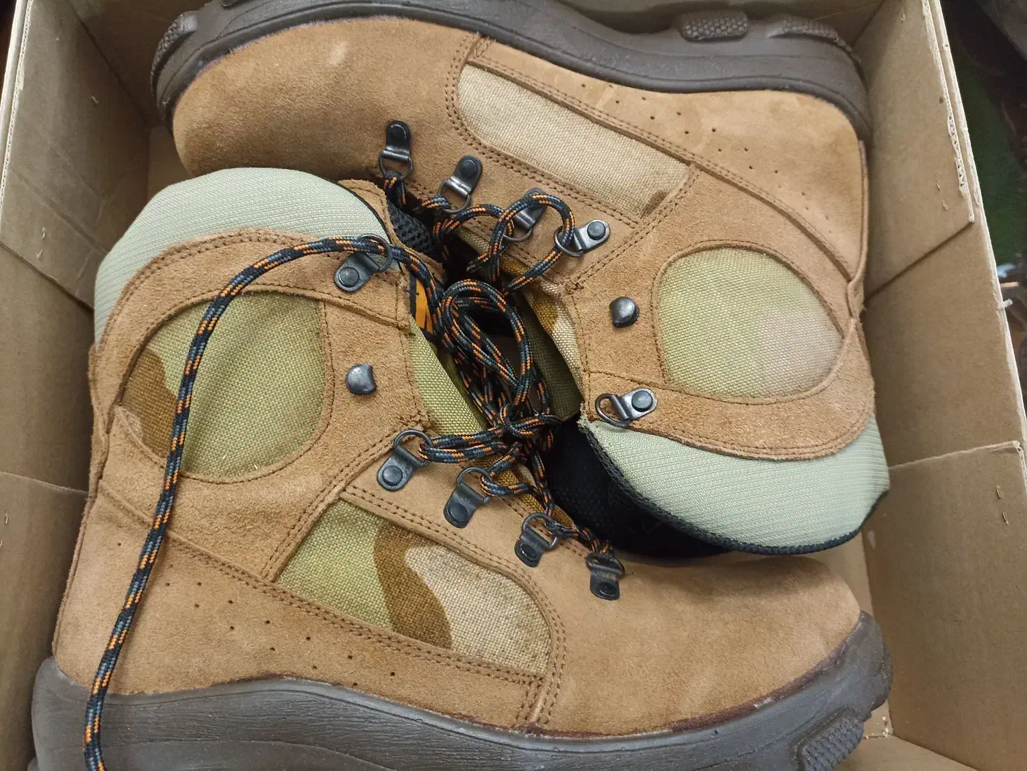 نیم بوت حرفه ای کوه همه کاره|کیف، کفش، کمربند|کرمان, |دیوار