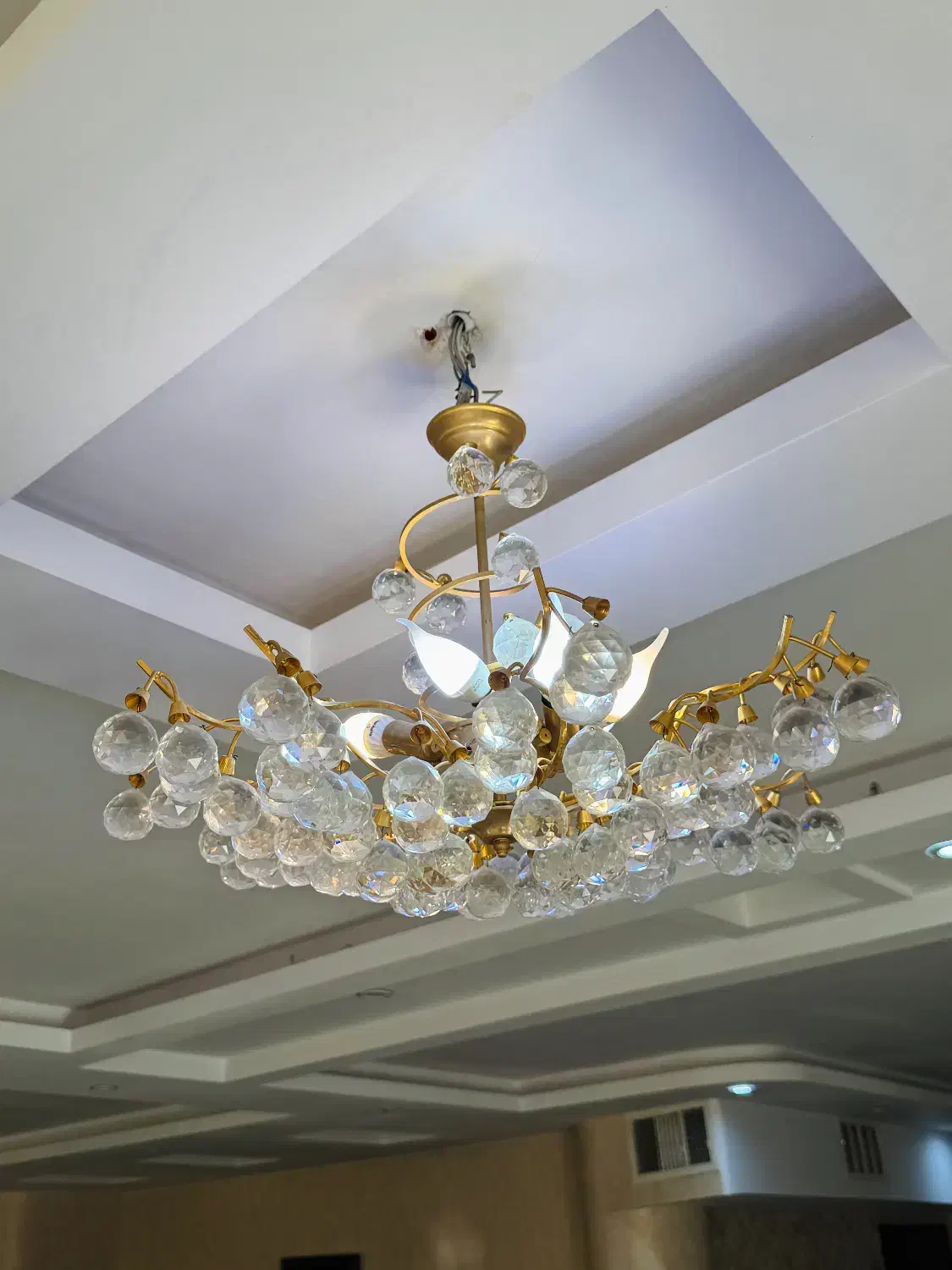 لوستر ۱۰ شاخه کریستال|لوستر و چراغ آویز|قزوین, |دیوار