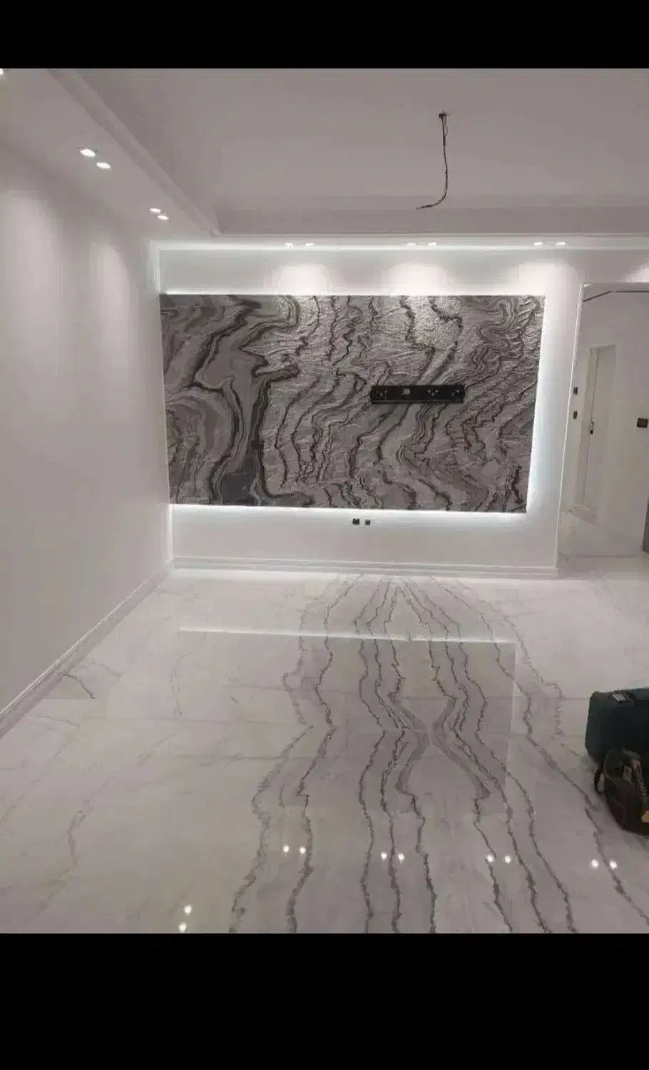 تخریب واحمل نخاله کاشیکار سنگ کاری گچ کاری|خدمات پیشه و مهارت|کرج, فاز ۲ مهرشهر|دیوار