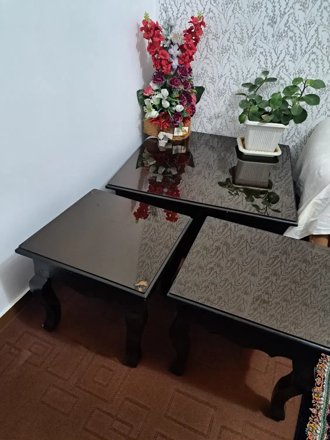جلو مبلی و دو عدد میز عسلی|مبلمان خانگی و میز عسلی|رودبار, |دیوار