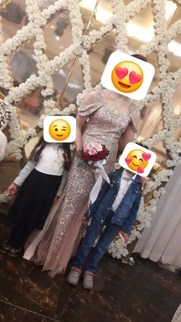 لباس مجلسی|لباس|اقبالیه, |دیوار