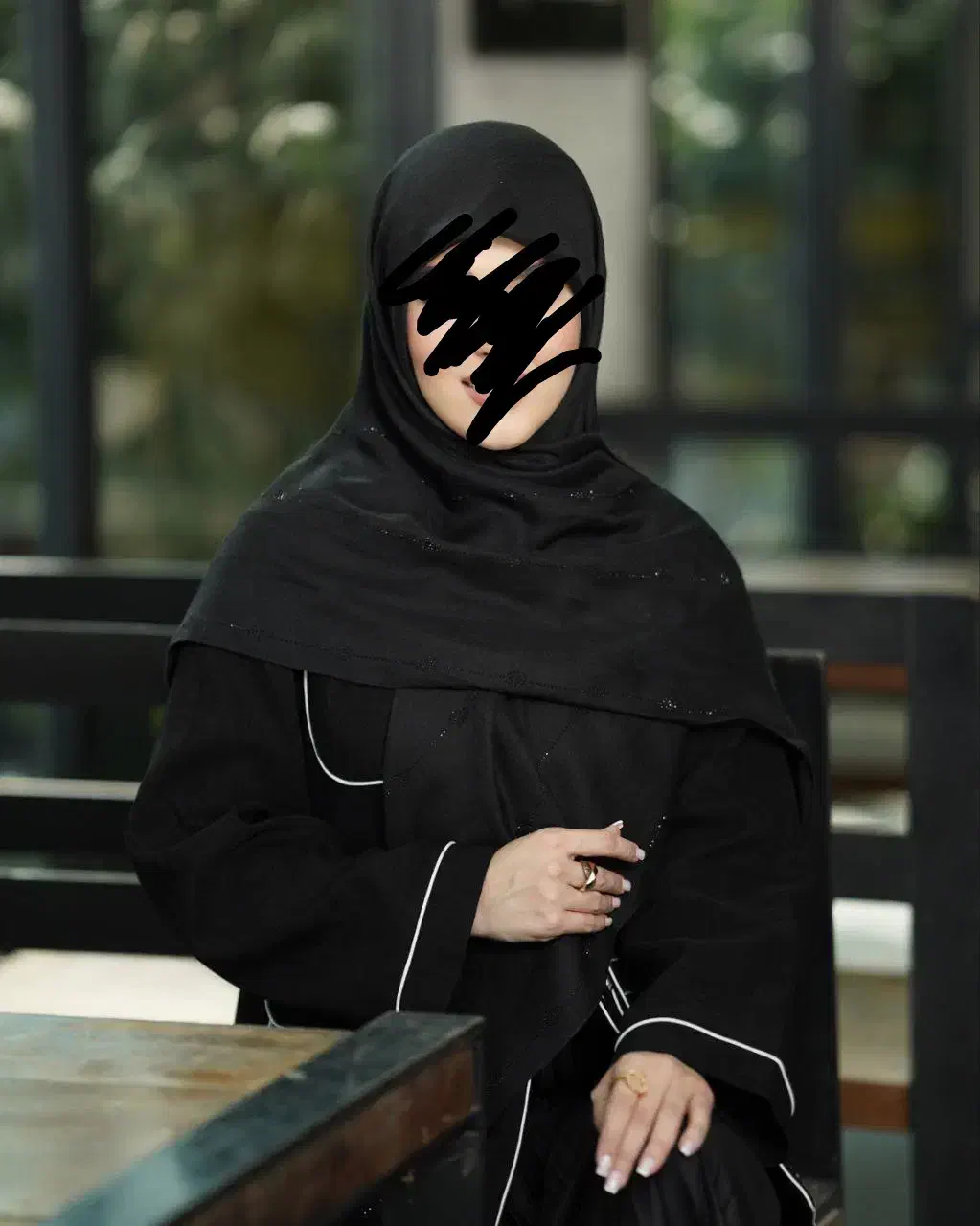 روسری مشکی|لباس|قم, شاه احمد قاسم|دیوار