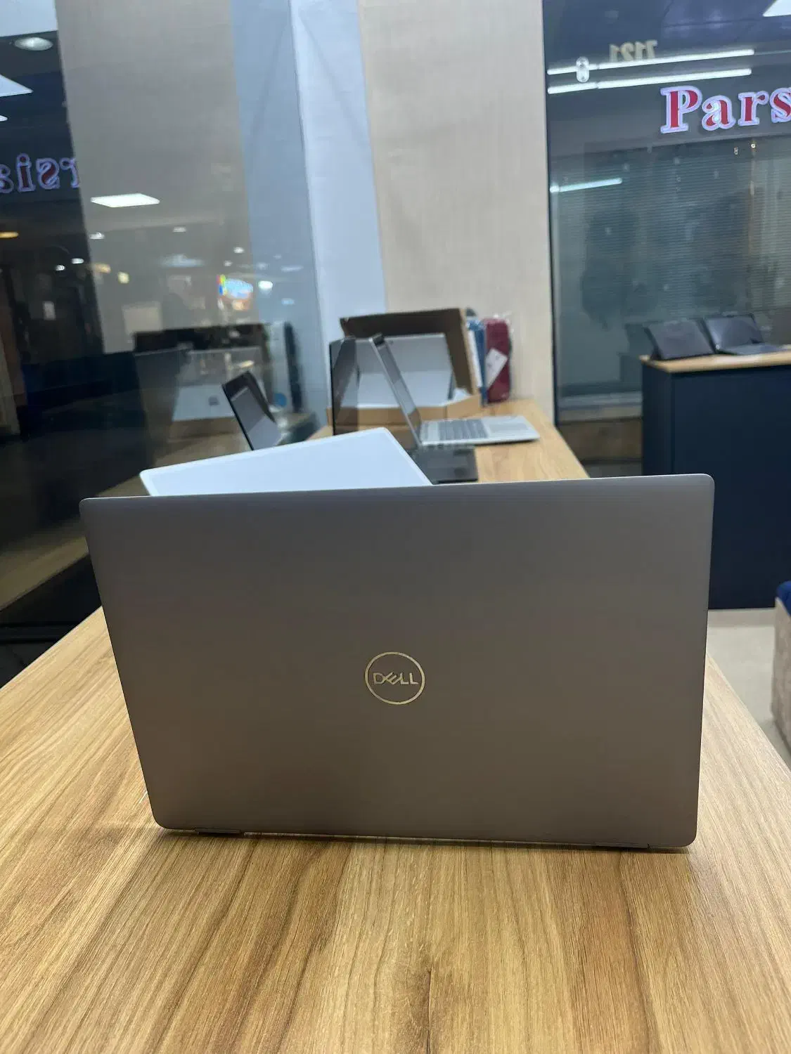 دل نسل دوازده با صفحه تاچ و رم ۱۶|رایانه همراه|تهران, فلسطین (میدان انقلاب)|دیوار