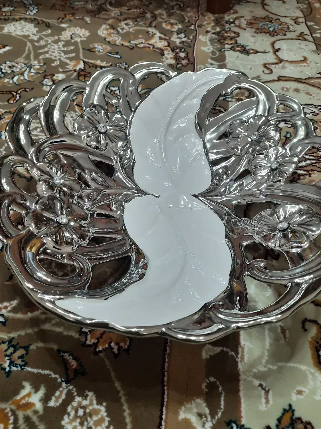 تعدادی ظروف دکوری کریستال|ظروف سرو و پذیرایی|رشت, کوی مهر|دیوار