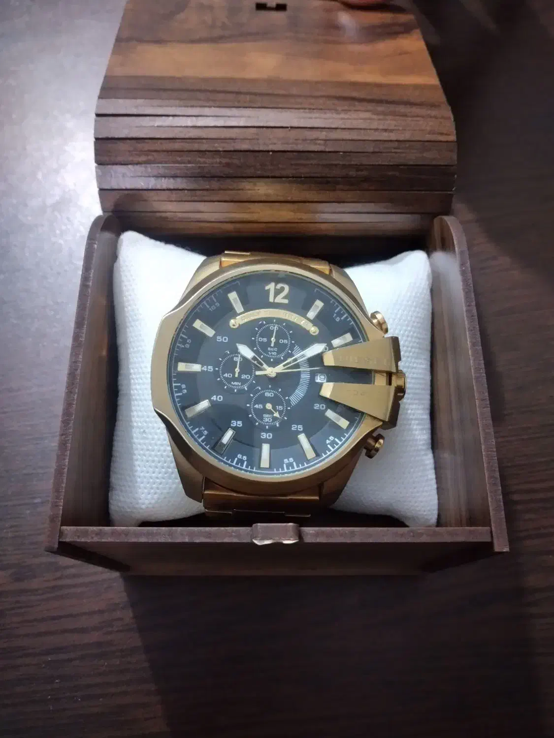 ساعت دیزل شاخدار|ساعت|اراک, |دیوار