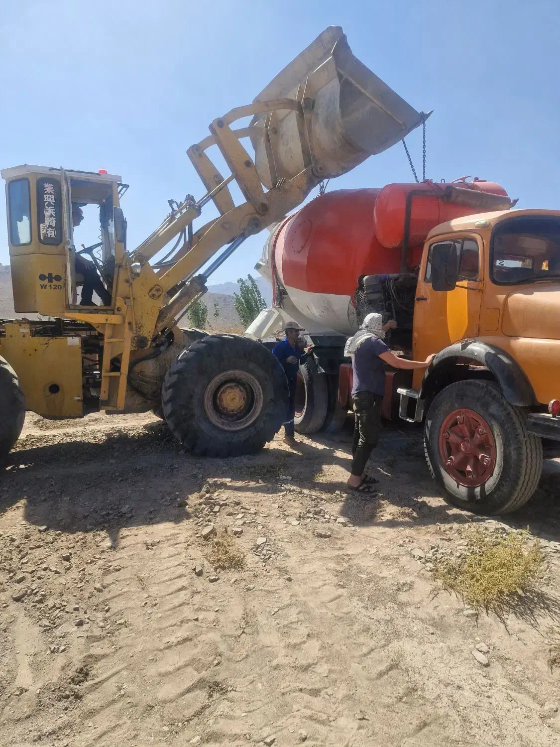 لودر  آماده بکار|خدمات حمل و نقل|اصفهان, جلفا|دیوار