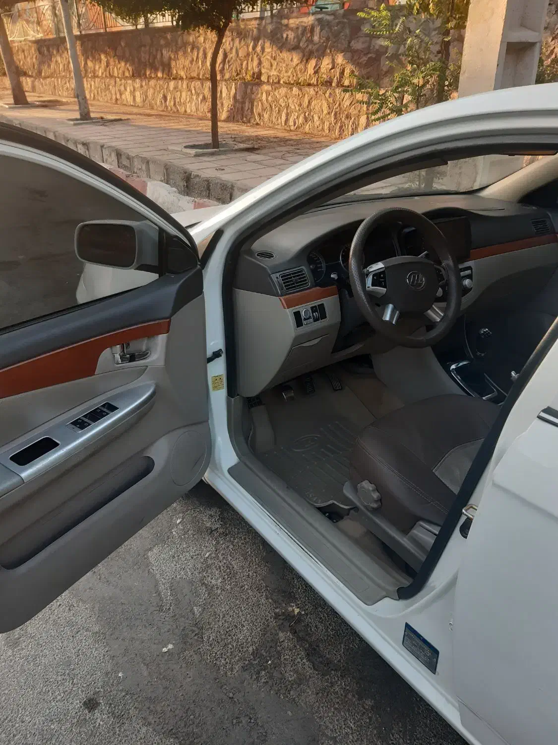 ماشین لیفان ۶۲۰ ۱۸۰۰|خودرو سواری و وانت|سنندج, |دیوار