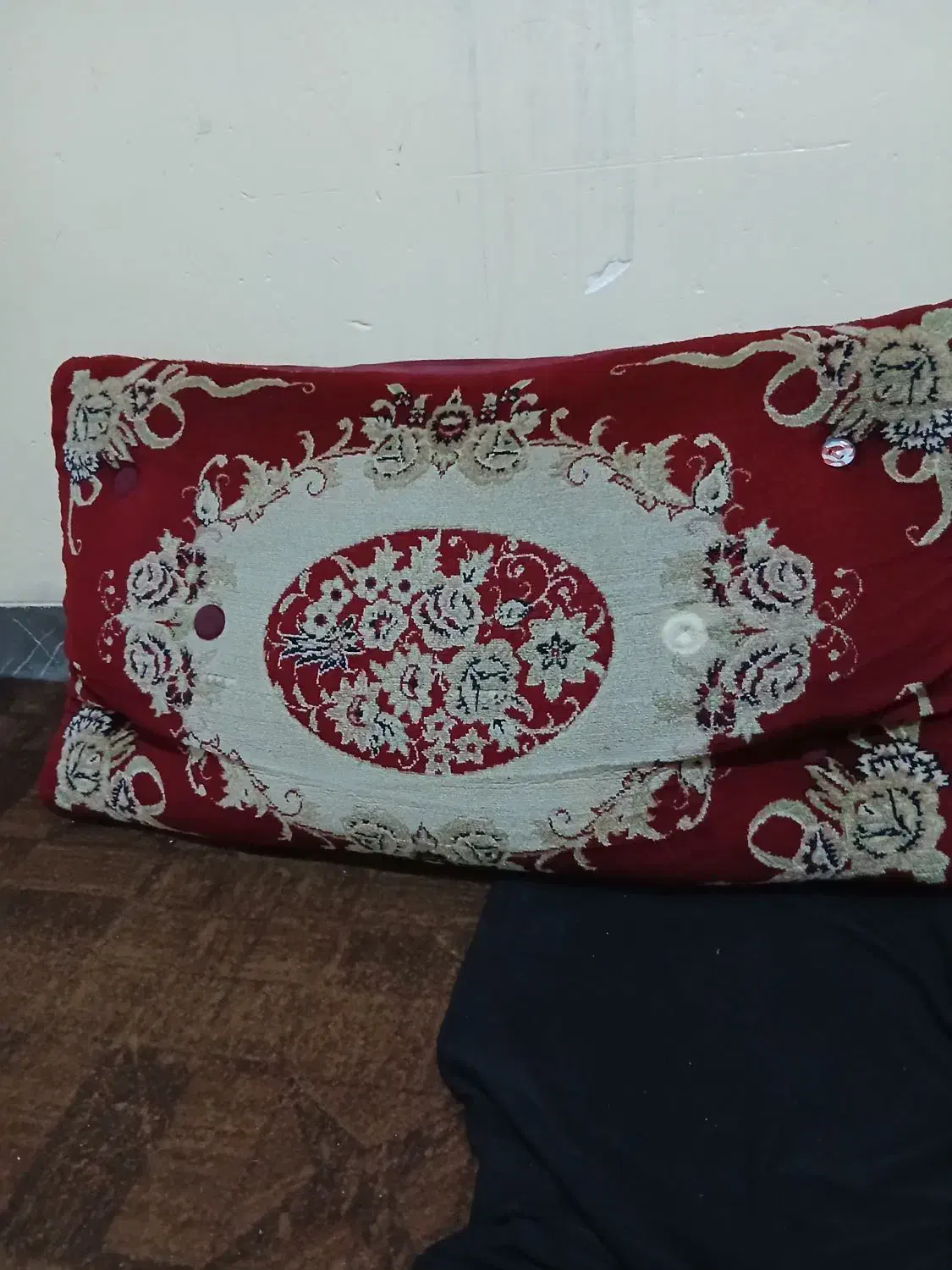 پشتی مخمل خورموج|پشتی|خورموج, |دیوار