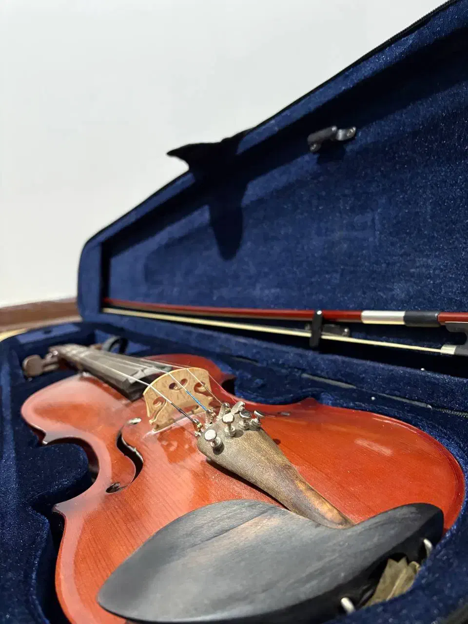 ویالون|ویولن|نجفآباد, کشاورز|دیوار