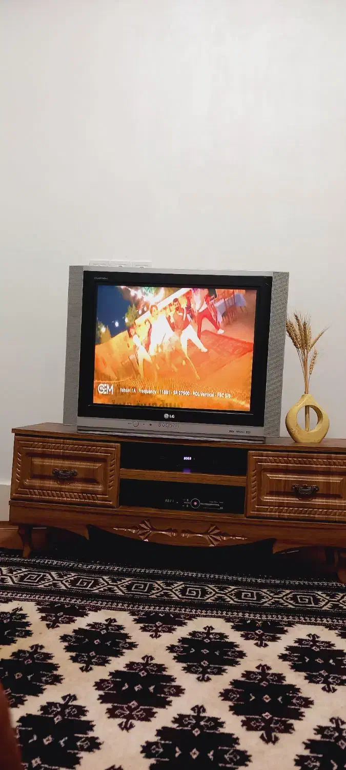 تلوزیون ۳۰ اینچ|تلویزیون و پروژکتور|بندر ترکمن, |دیوار