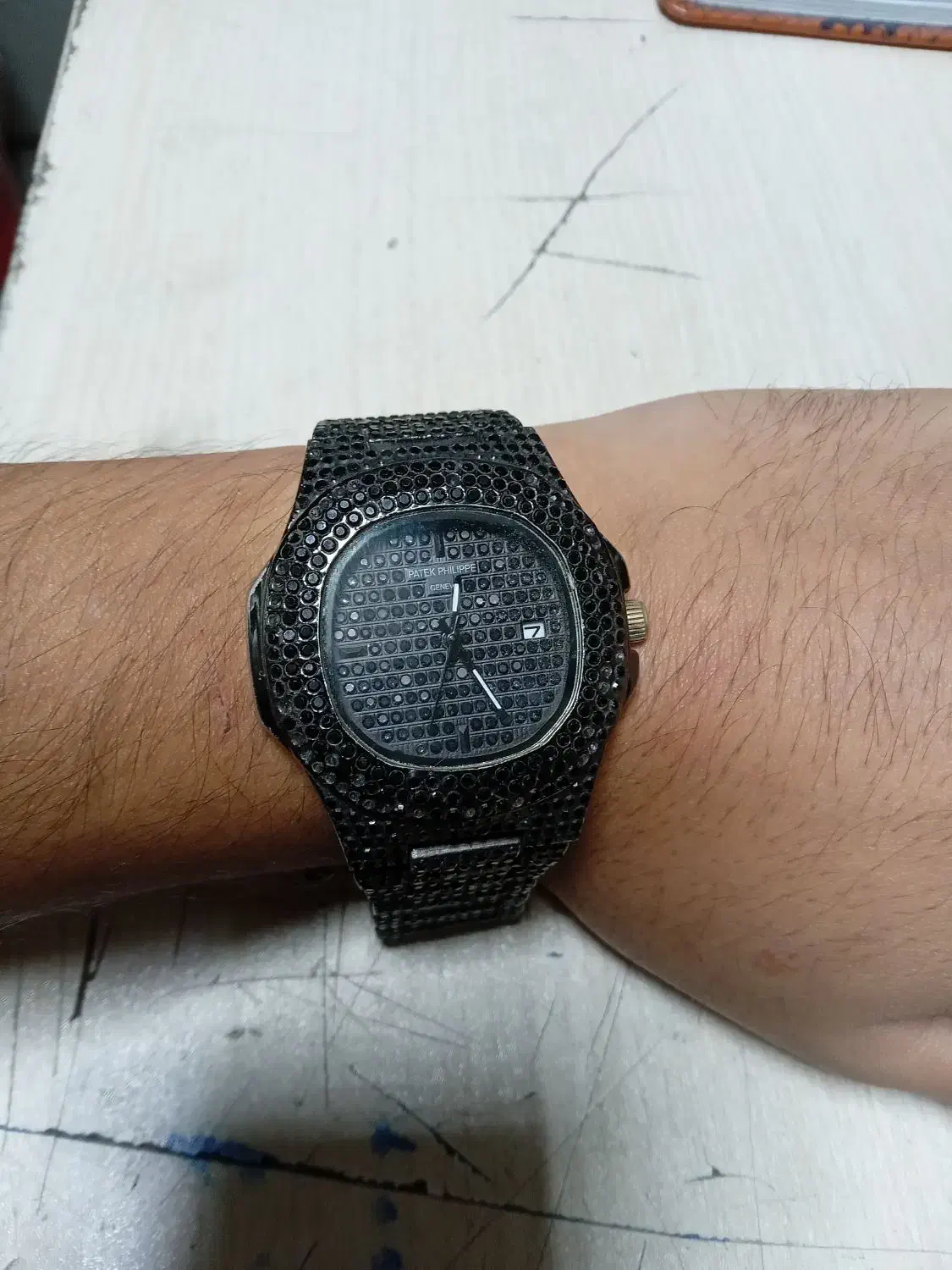 ساعت نگین دار|ساعت|باغستان, |دیوار