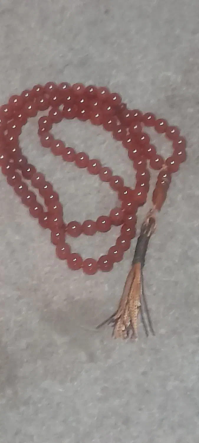 تسبیح حقیق قرمز|کلکسیون اشیاء عتیقه|کرمان, |دیوار