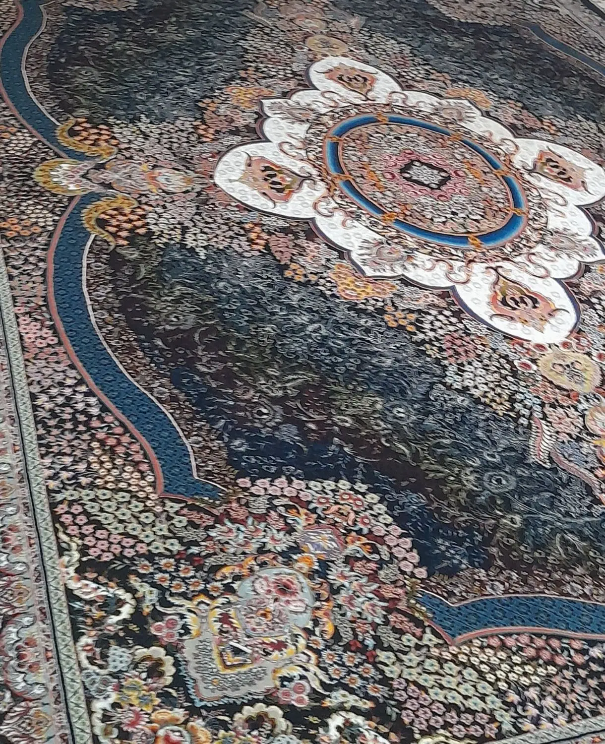 سلام یک جفت فرش ۹ متری باکناره جفت خودش|فرش|همدان, |دیوار