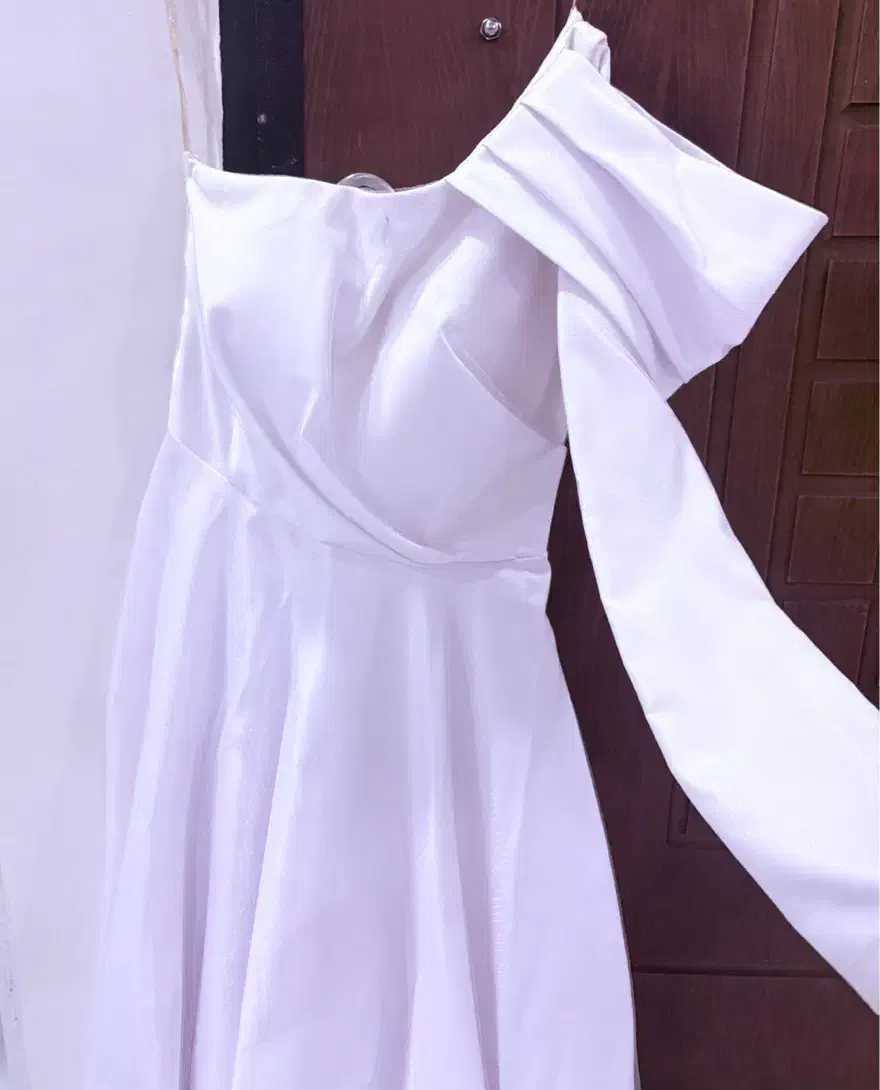 لباس عقد و نامزدی|لباس|اندیشه, اندیشه فاز ۳|دیوار